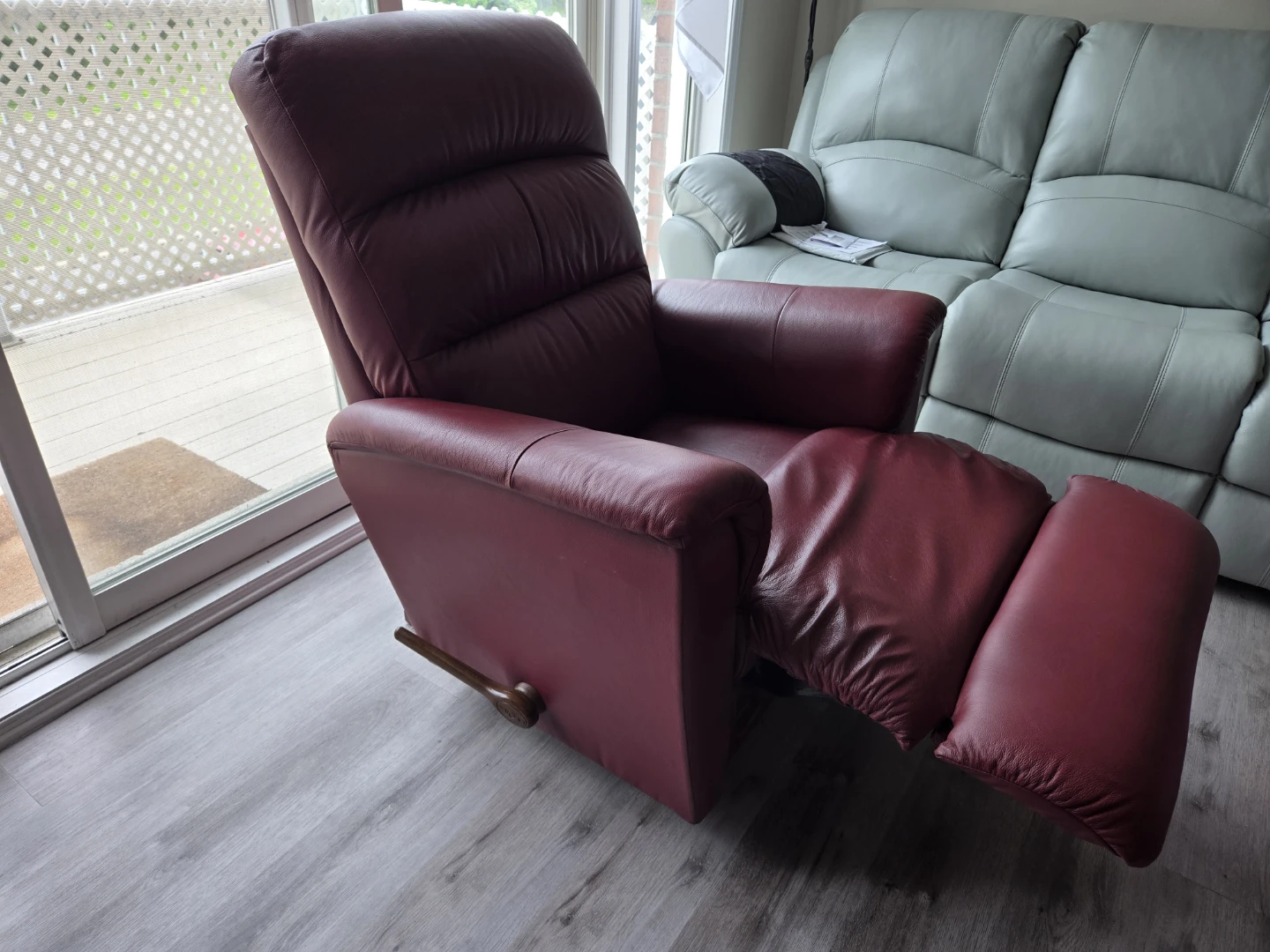 La-Z-Boy Recliner - Red Leather - photo 2