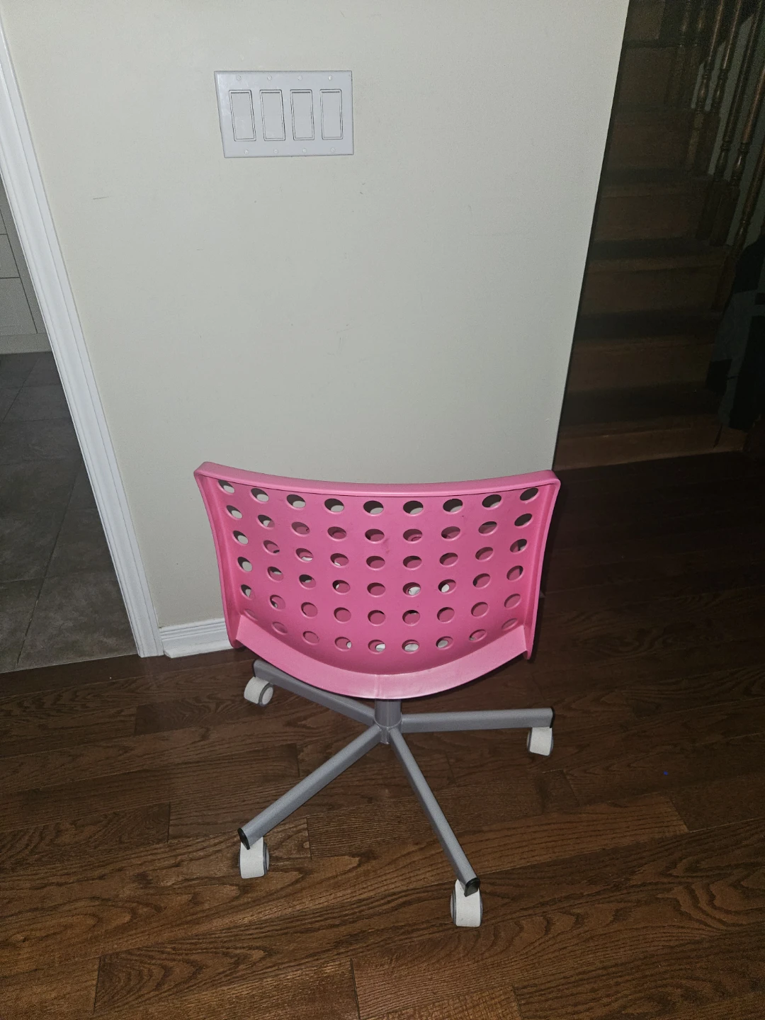 Pink Swivel Office Chair - photo 2