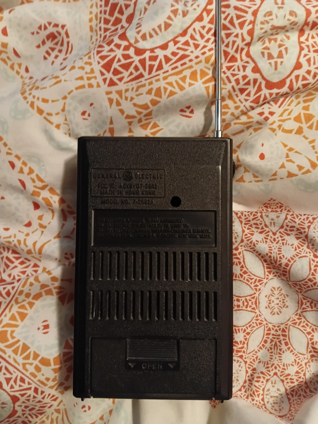 GE Electric AM/FM Portable Radio - photo 3