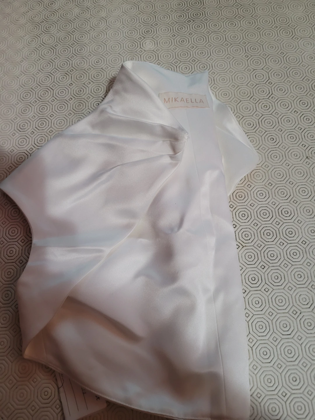 Mikaella White Satin Bridal Cape - photo 4
