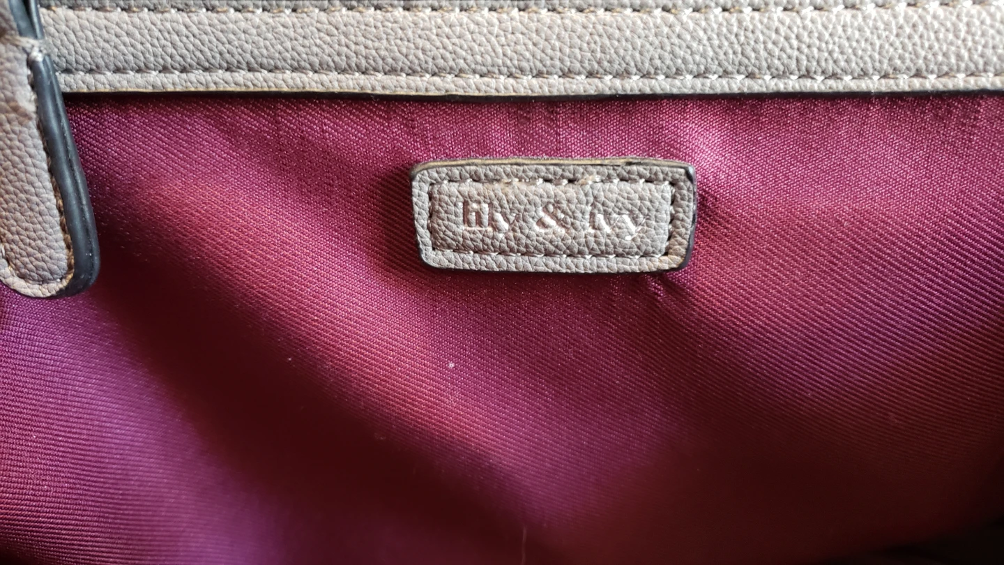 Lily & Ivy Grey Purse w/ spare strap - photo 4