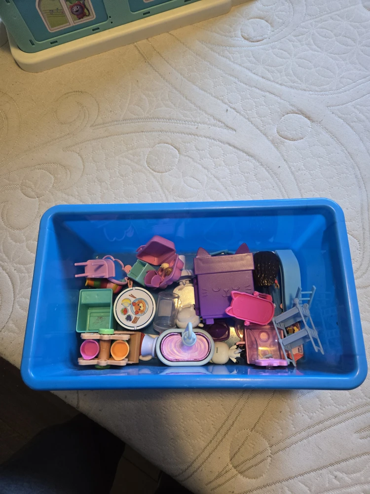 Gabby's Dollhouse Playset with Accessories - photo 3