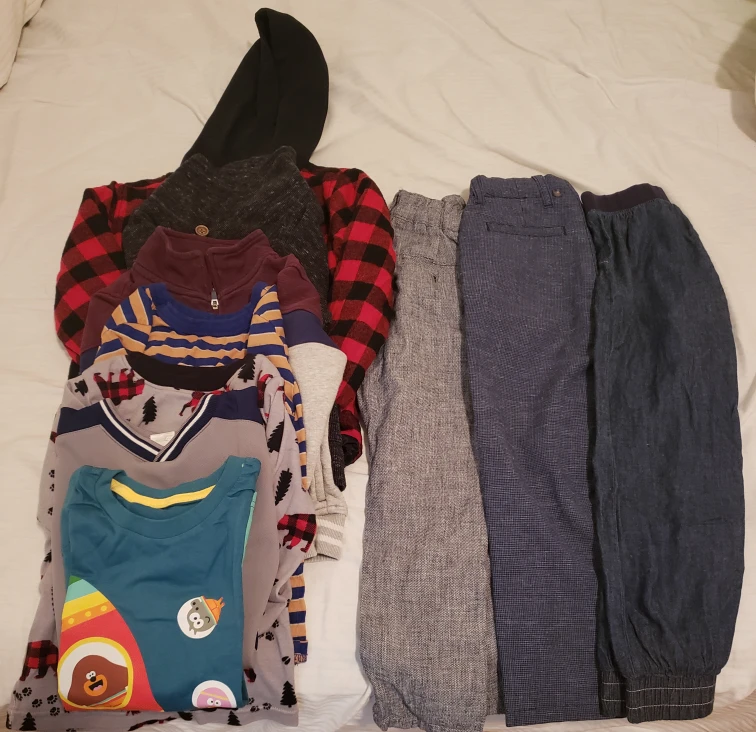 Lot Boys Clothes.Fit 4 to 5 years old