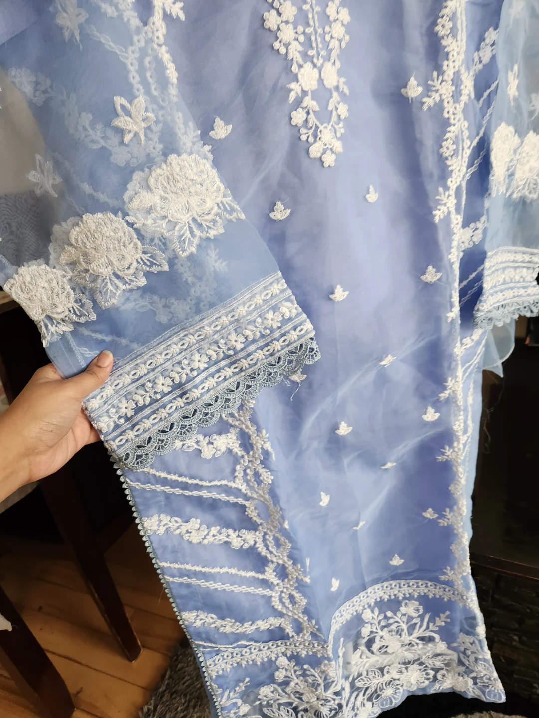 Beautiful organza suit - photo 5