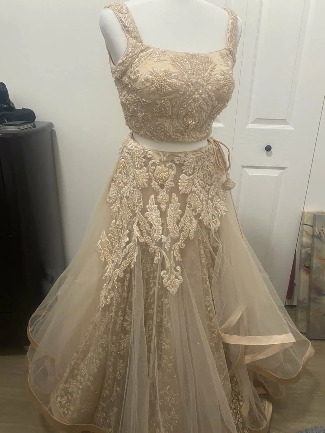 2 pieces Women dress size between S to M