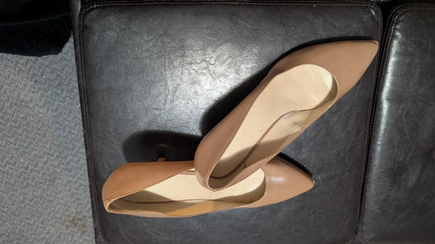 Women's Nude Nine West Patent Leather Pumps