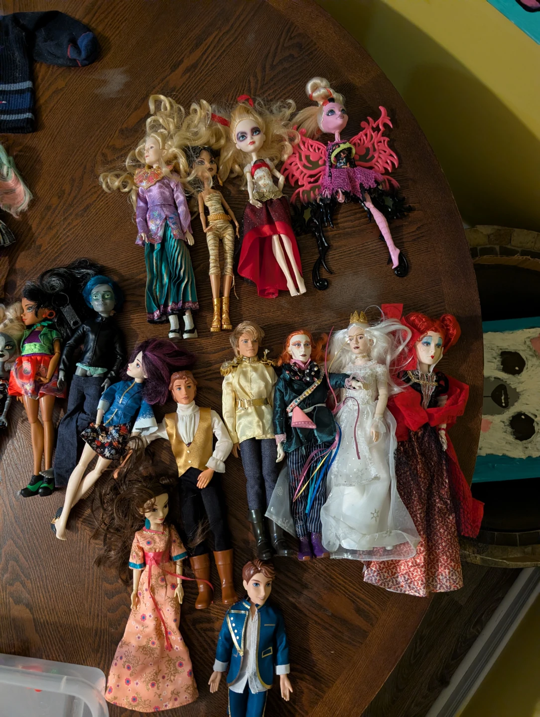 Monster High Dolls, castle and accessories - photo 4
