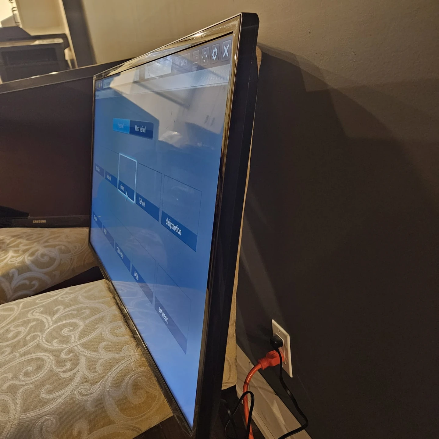 Samsung Flat Screen TV LED 40 inch