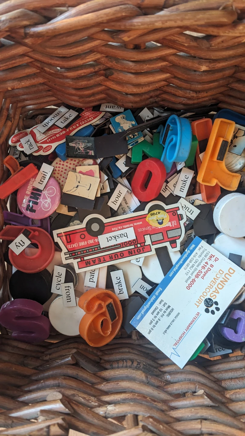 Wicker Basket with Assorted Magnets - photo 3