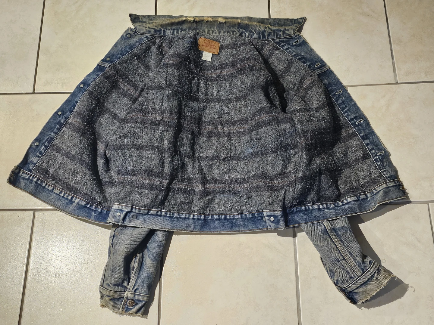 Levi's Denim Jacket - Ford Mustang Edition - Size 46 - photo 4