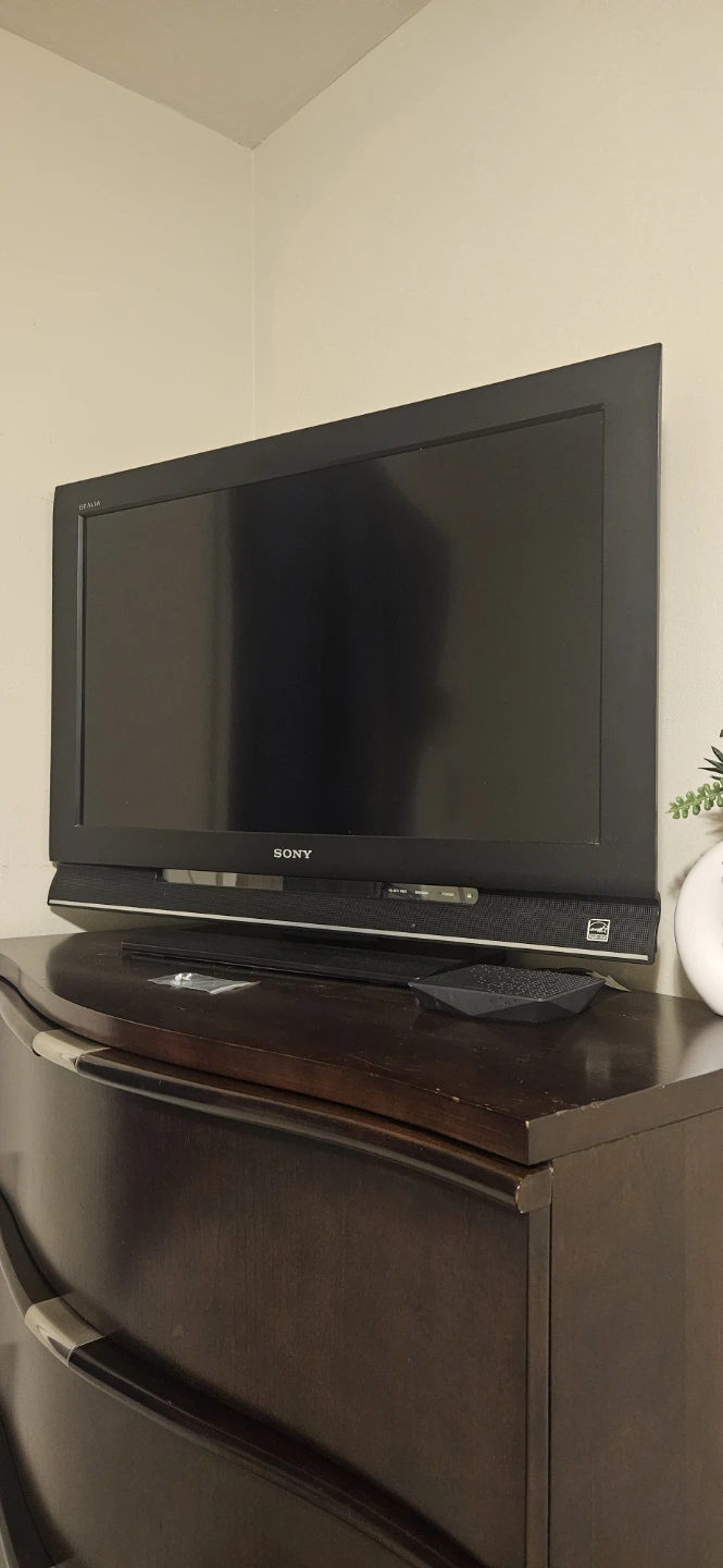 USED BRAVIA SONY TV - photo 2