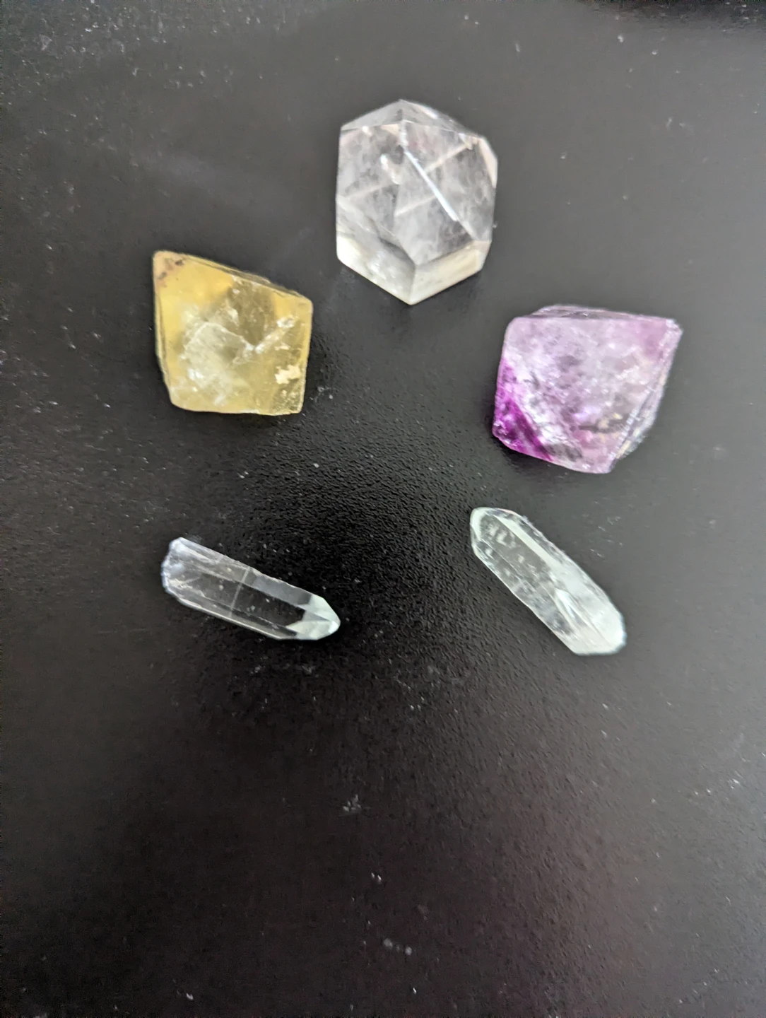 Set of small quartz crystals