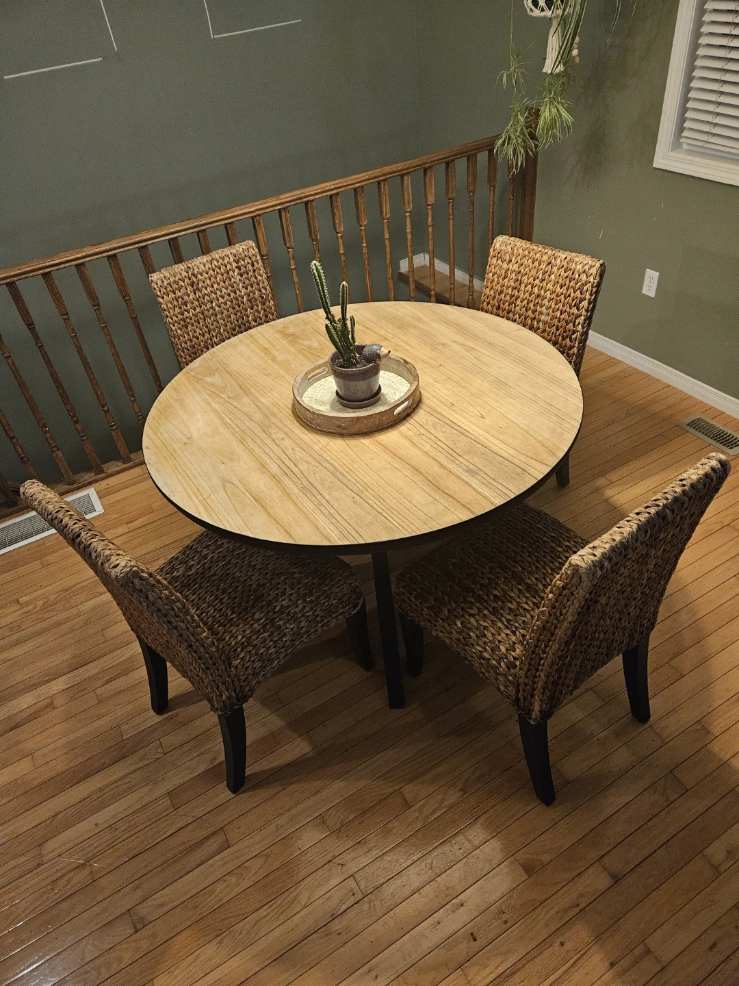 Round Dining Table and 4 Woven Chairs