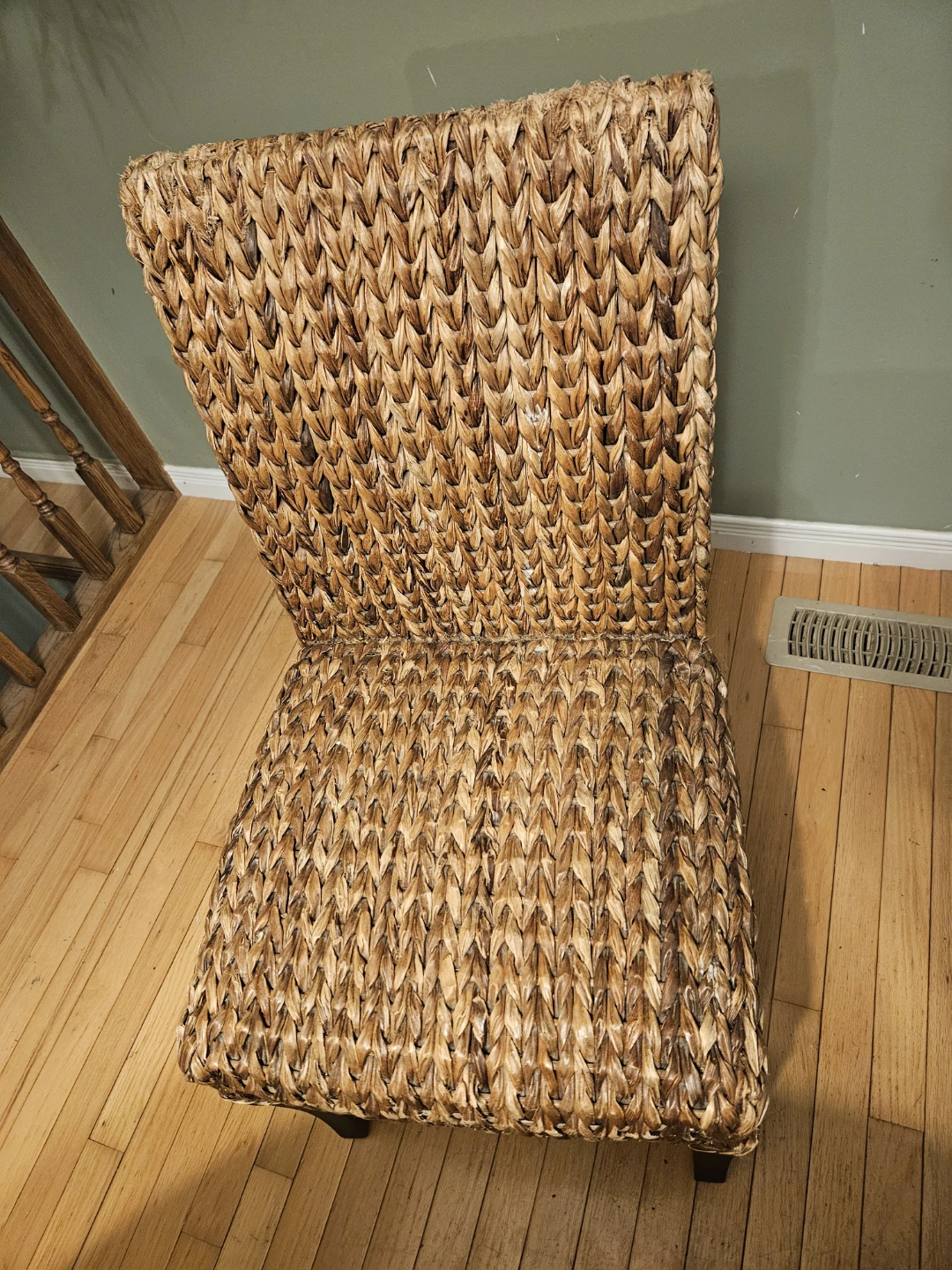 Round Dining Table and 4 Woven Chairs - photo 5