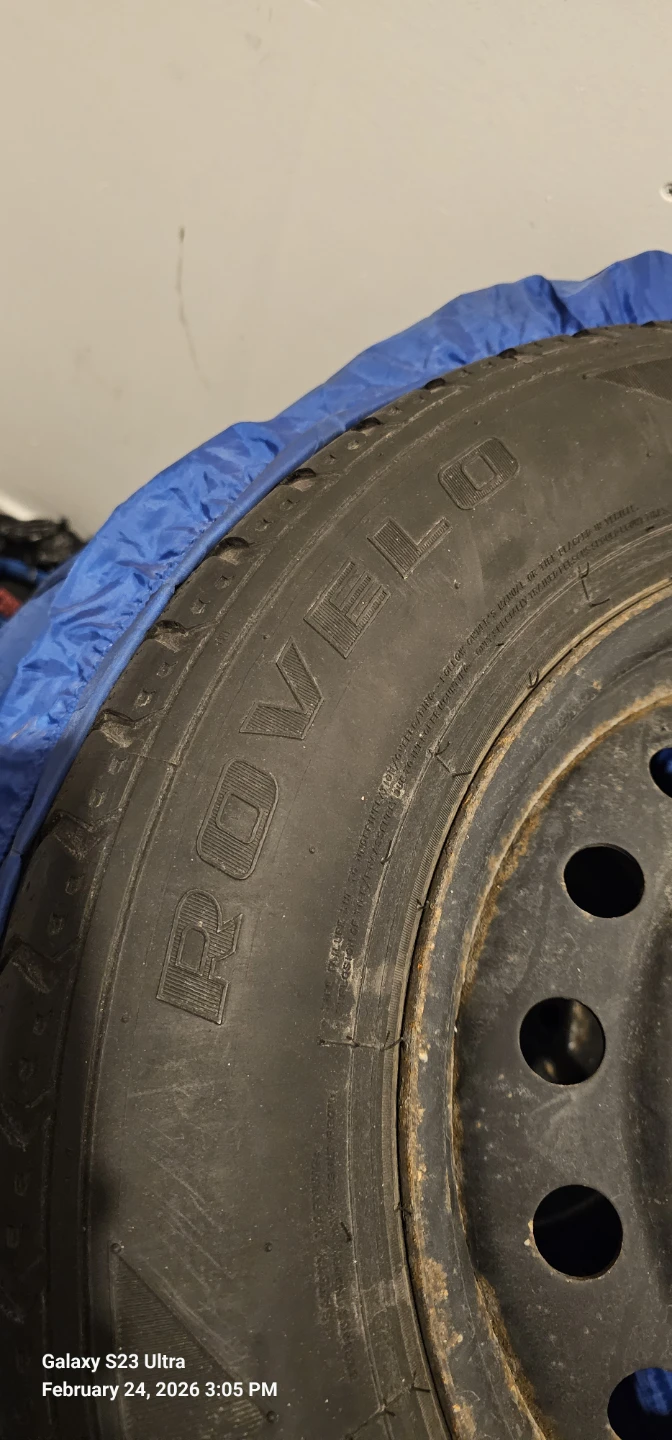 4x Rovelo Winter Tires on Steel Rims – 215/70R16 (Set of 4)