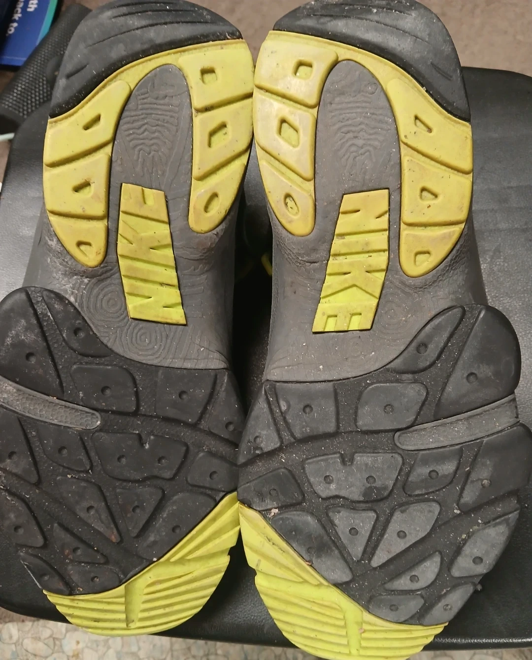 Nike Air Huarache Run Mid Sneakers - photo 3