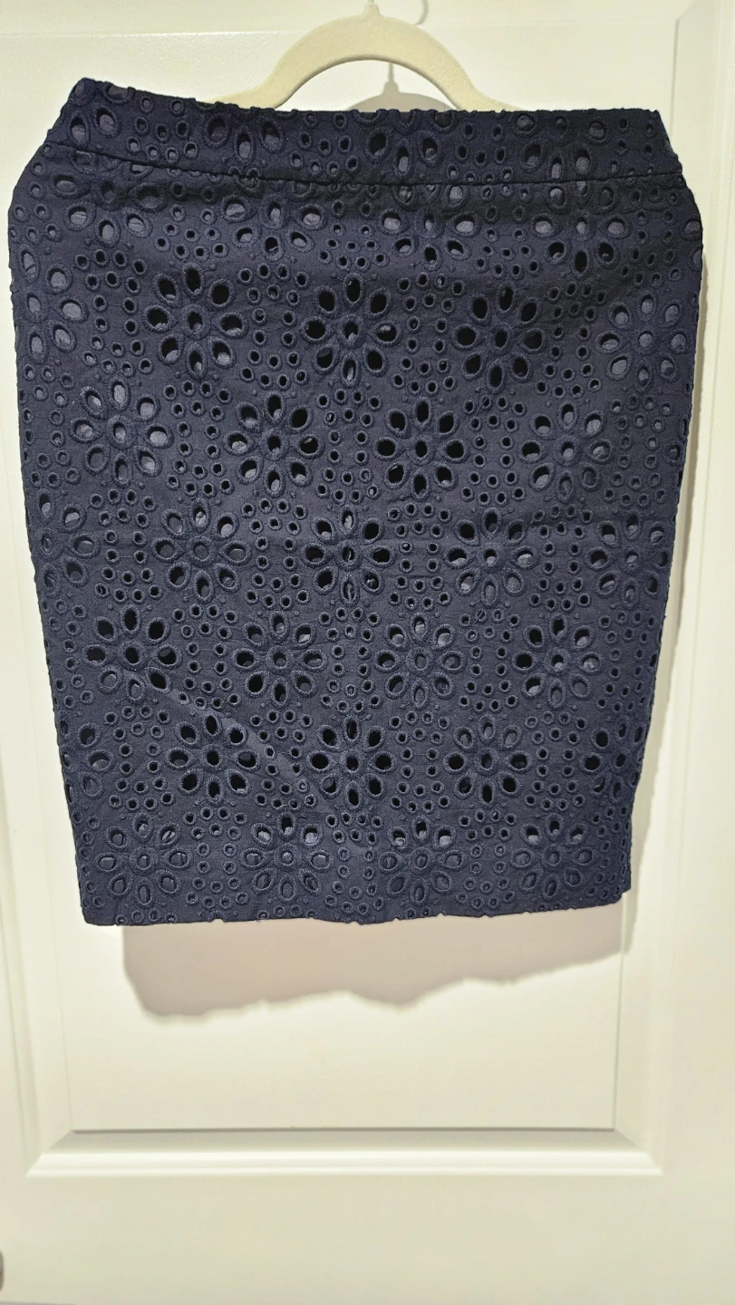Navy Blue Eyelet Pencil Skirt, Size 4 - photo 5