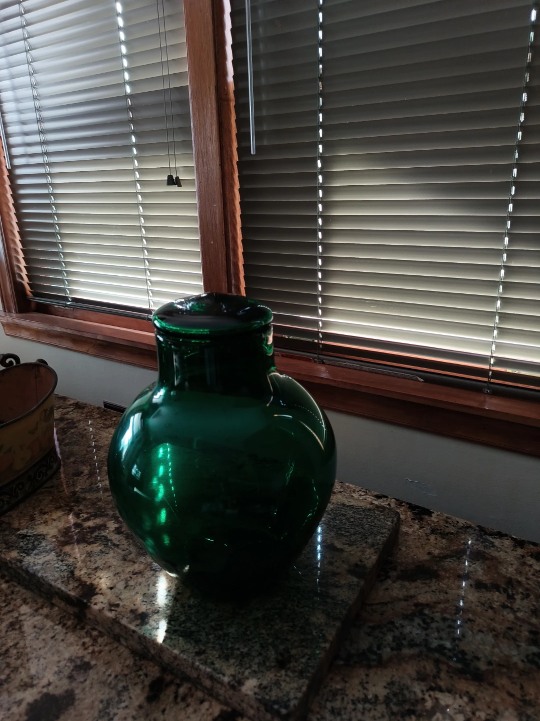 Emerald Green Glass Ginger Jar - photo 3