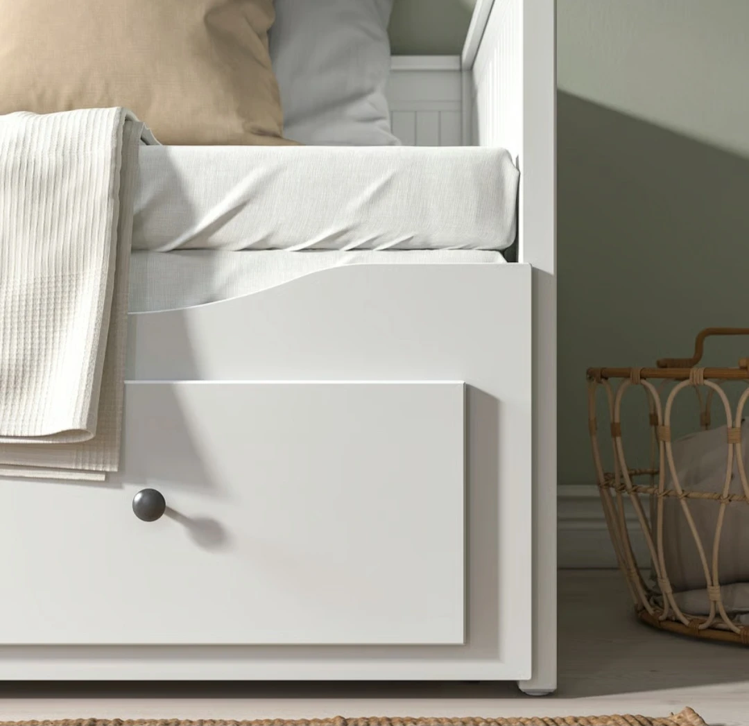 NEEDS TO GO! White Daybed with 3 Drawers - photo 5