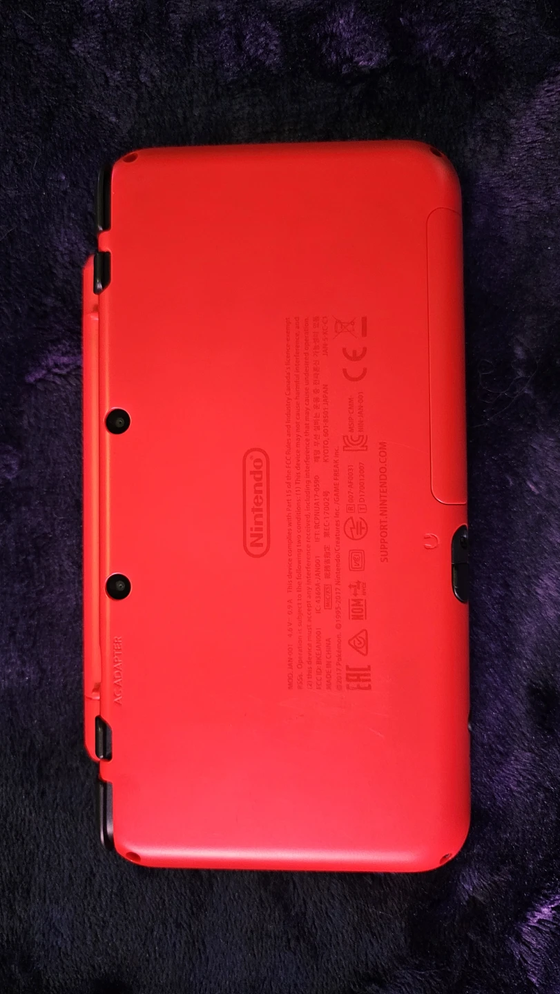 Nintendo 2DS XL Poke Ball Edition - photo 3