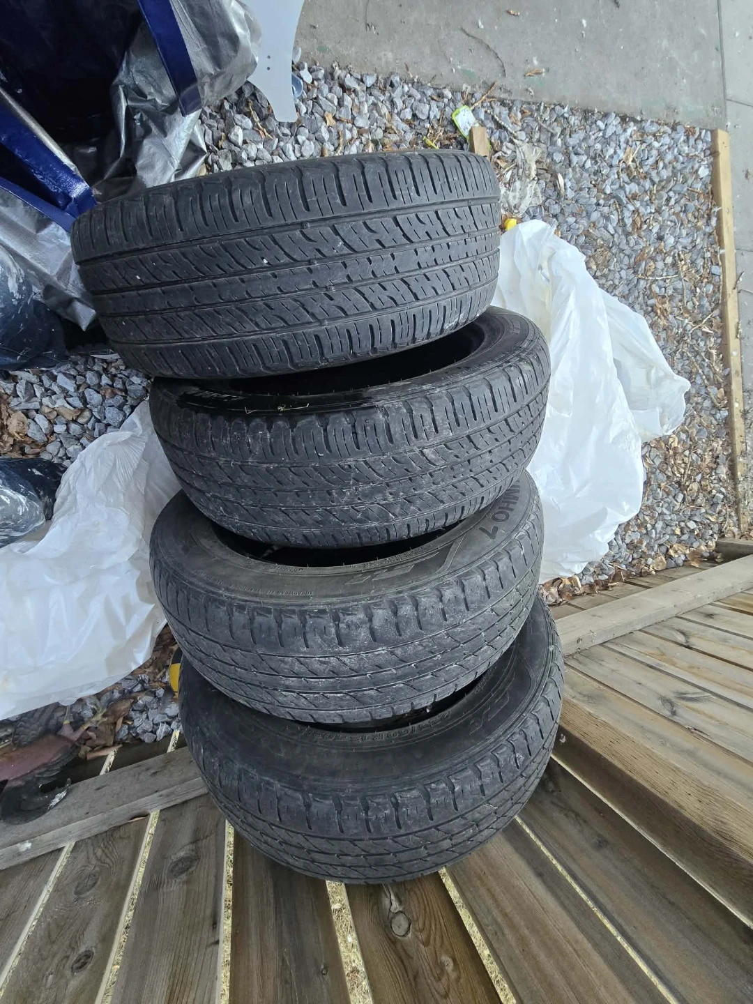 Kumho Crugen Premium Tires - 235/60R18 (Set of 4)