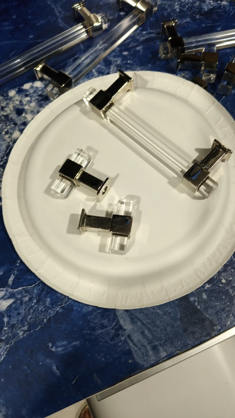 Crystal Cabinet Drawer Pulls 2 sizes $20 Over 30 pieces!