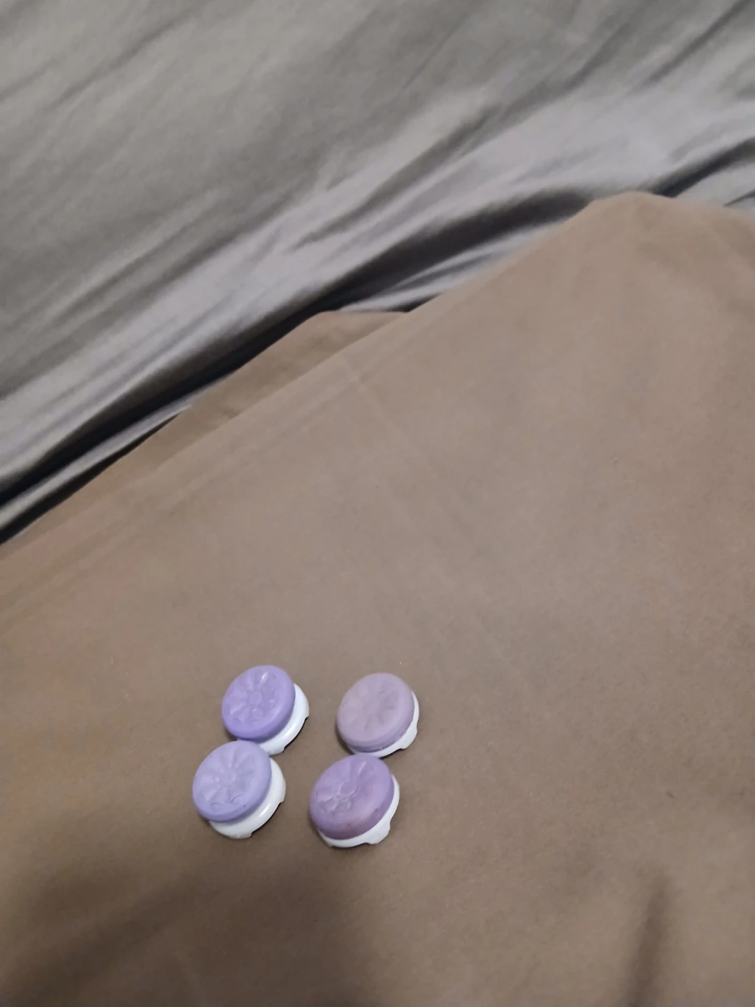 4x Purple Thumb Grips with Snowflake Design - photo 2