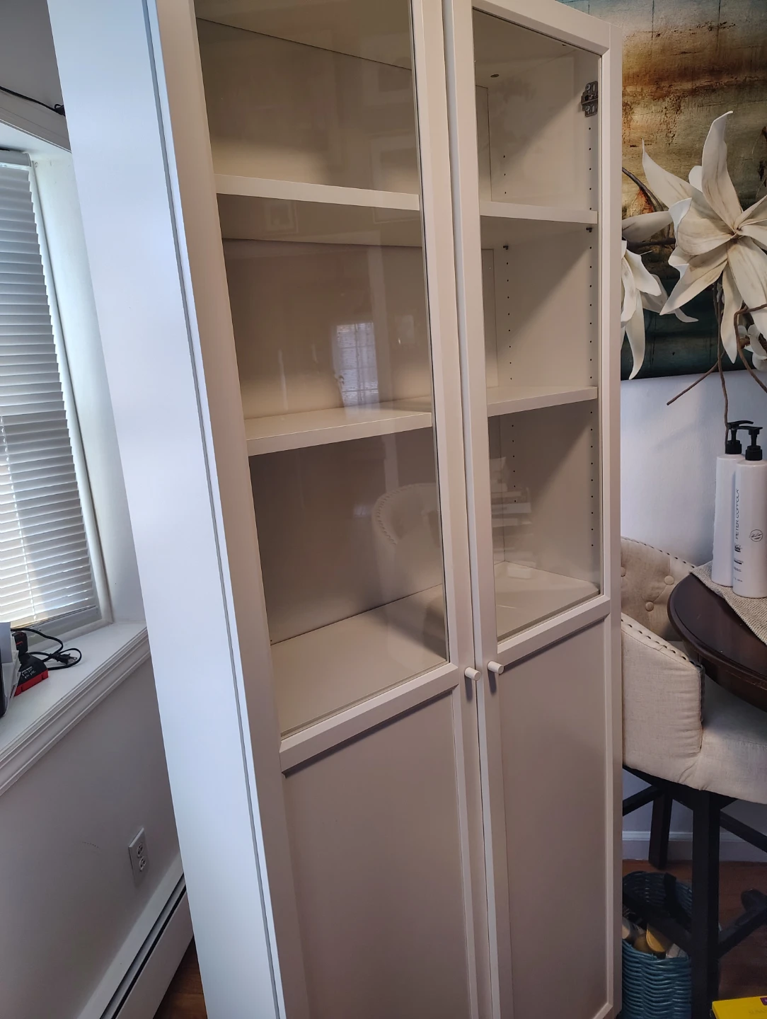 IKEA White Display Cabinet with Glass Doors - photo 4