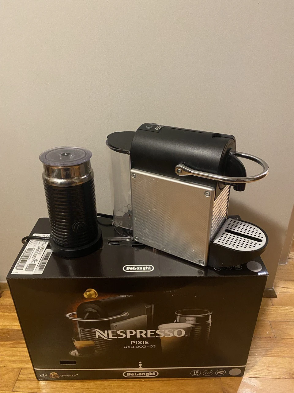 Nespresso Pixie & Aeroccino3 Coffee Machine with 14 Capsules - photo 2