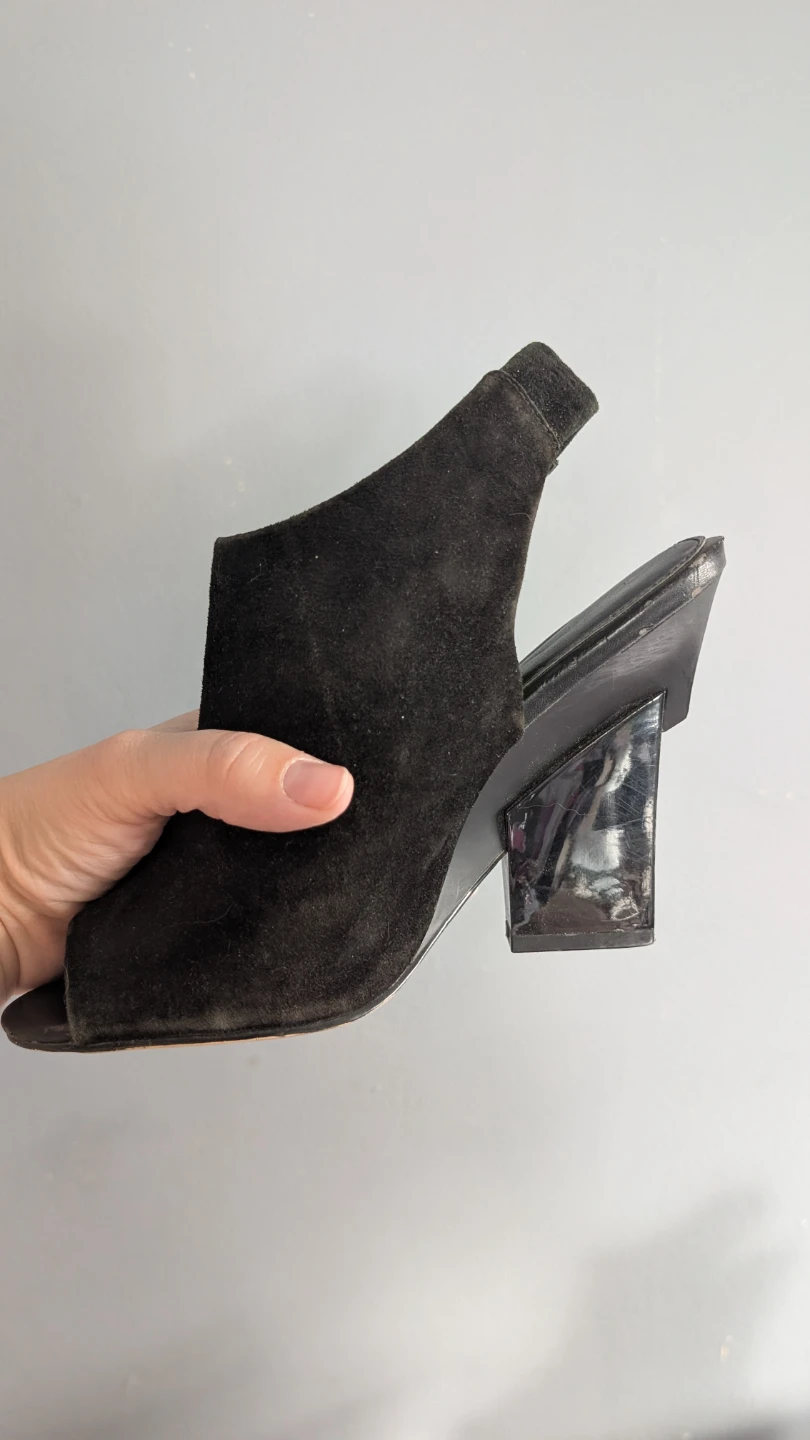 Calvin Klein Heels 7.5