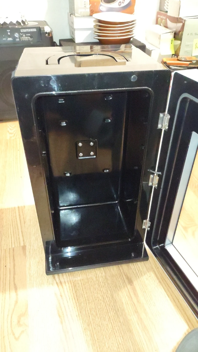 Frigidaire Mini Fridge Cooler - photo 3