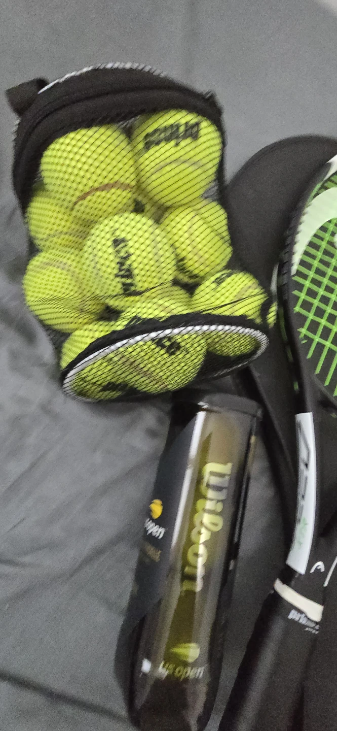 Head Tennis Racket Set with Tennis Balls and Wilson Balls - photo 4