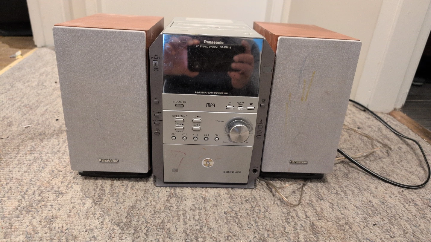 Panasonic SA-PM19 CD Stereo System with 5 CD Changer