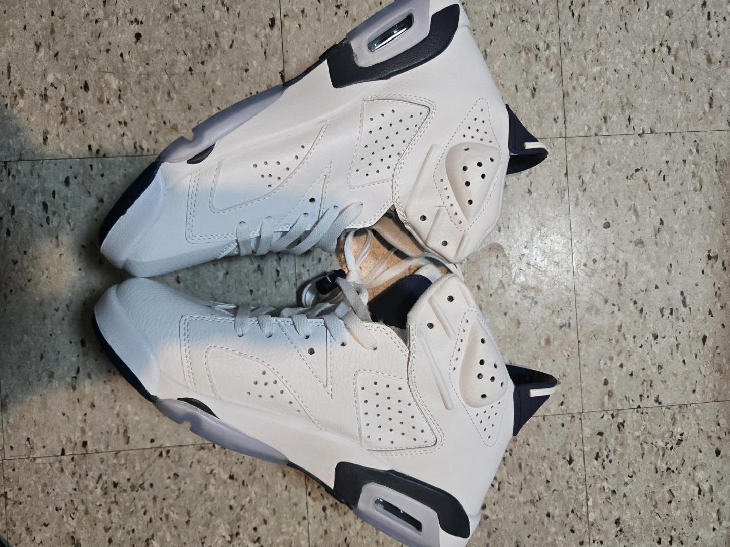Air Jordan 6 Retro Sneakers White Navy - photo 2