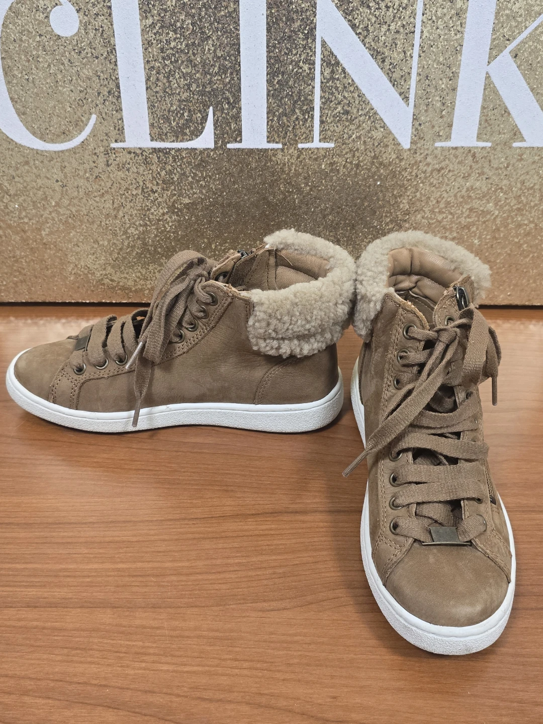 Ugg Kids Brown Fur lined Zip High Top Sneakers Size 5.5 - photo 5