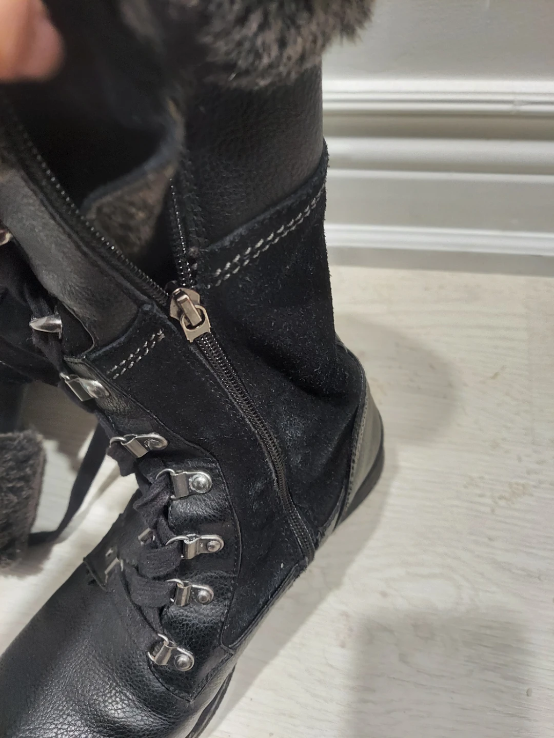 Black Fur Trimmed Winter Boots - photo 3