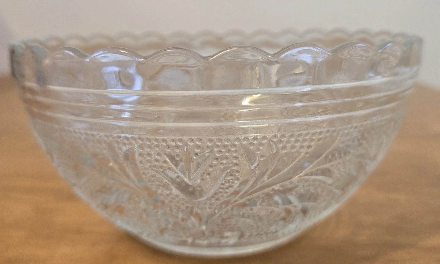Anchor Hocking Glass Sandwich Clear Pattern Scalloped Bowl