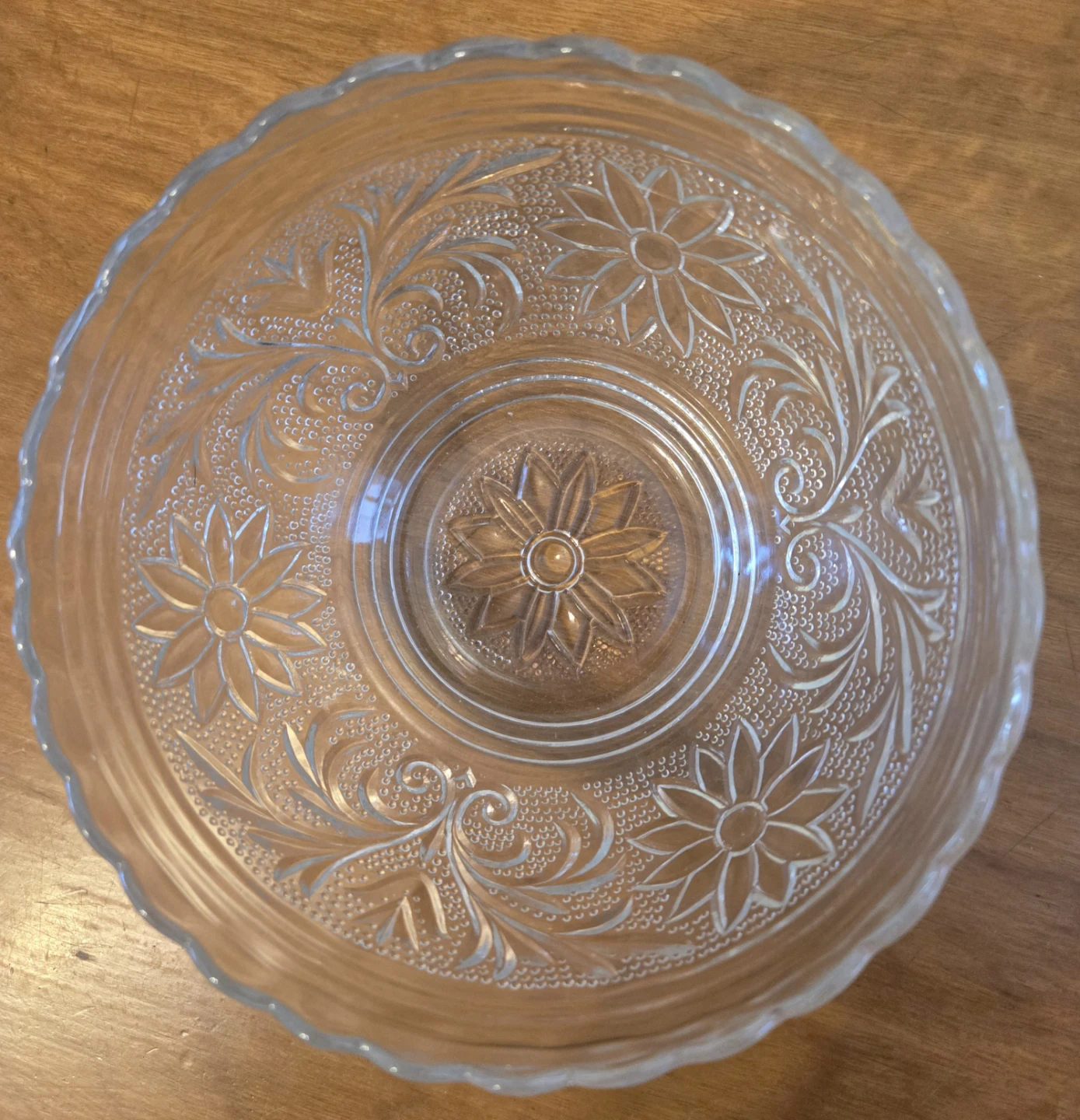 Anchor Hocking Glass Sandwich Clear Pattern Scalloped Bowl - photo 2