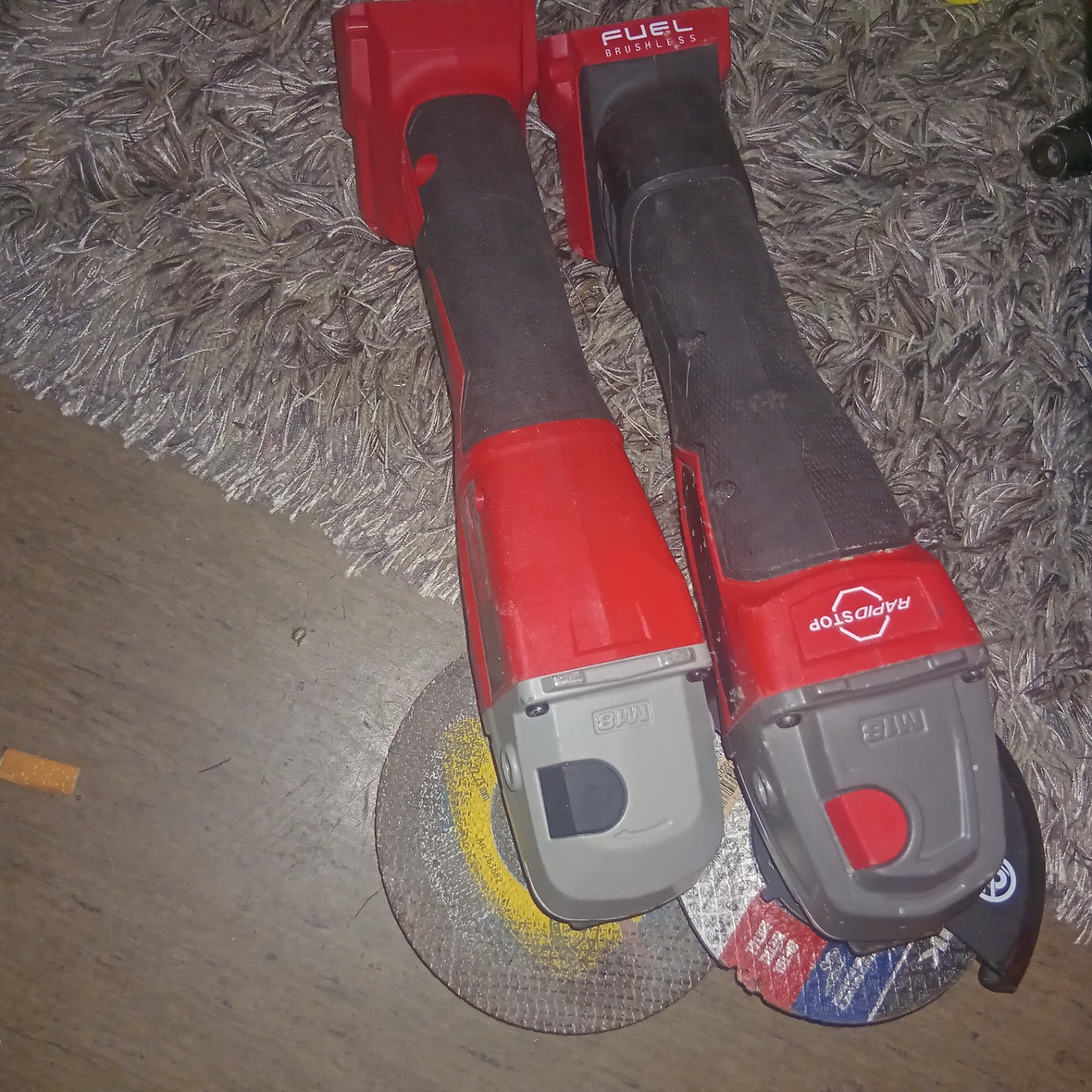MILWALKEE 6 TOOL SET PLUS BATTTERIES - photo 5