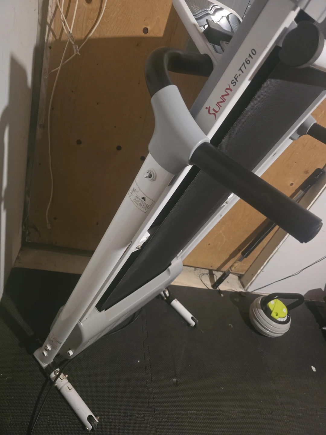Sunny SF-T7610 Foldable Walking Treadmill - photo 2