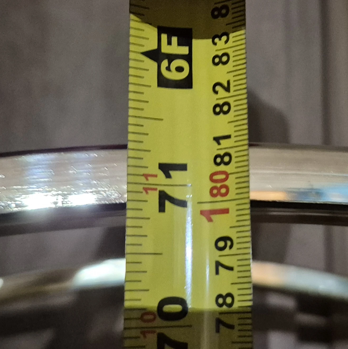 Gold Arch Hollywood Regency arched golden brass-plated étagère - photo 3