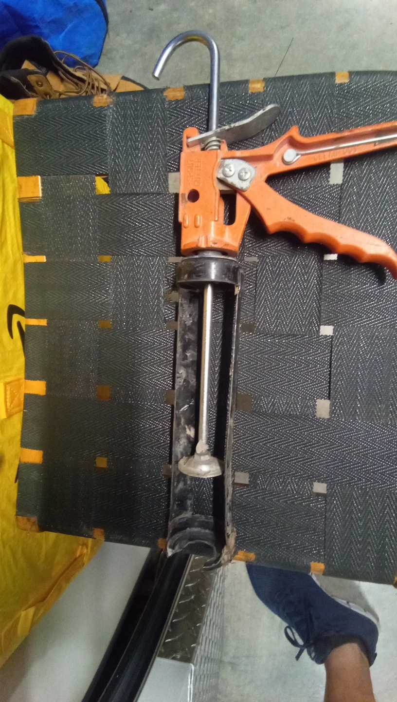 Sport Cutter Caulking Gun