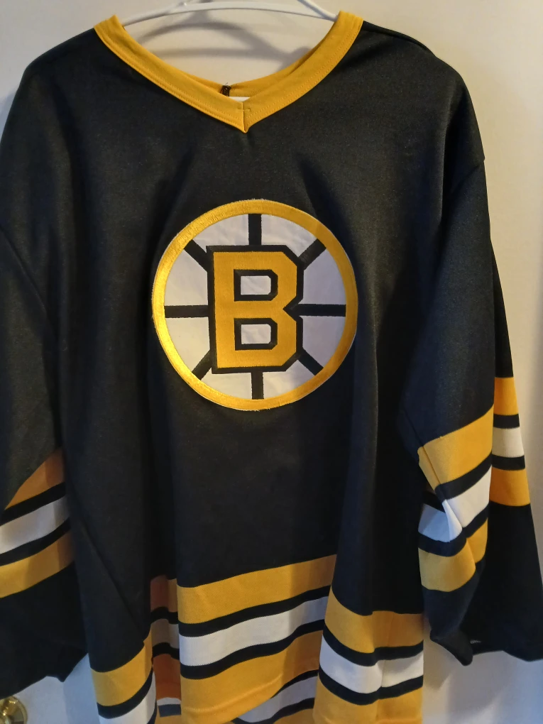 🏆 Boston Bruins Hockey Jersey LG