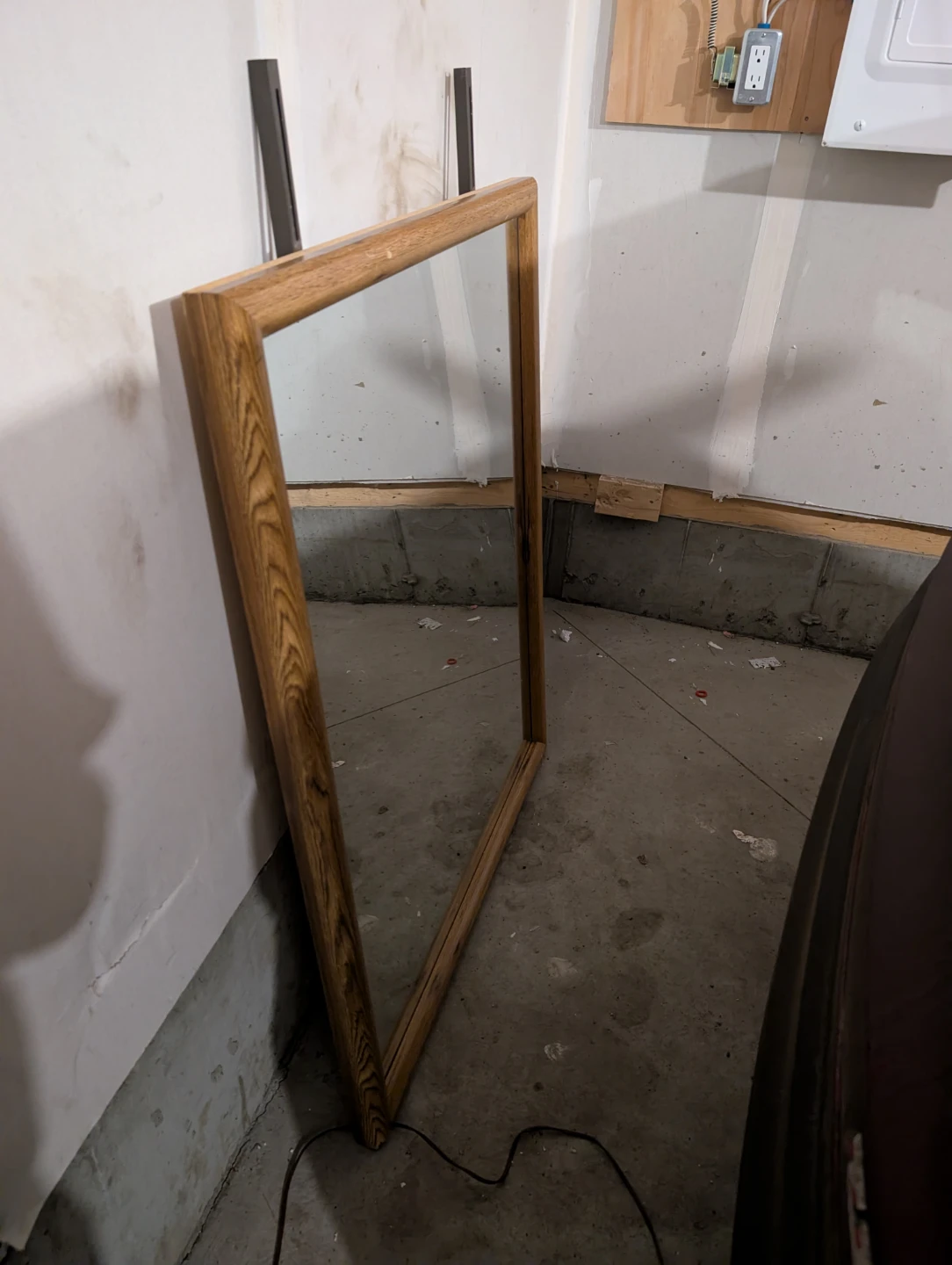 Dresser with 9 drawers and wooden framed mirror - photo 2