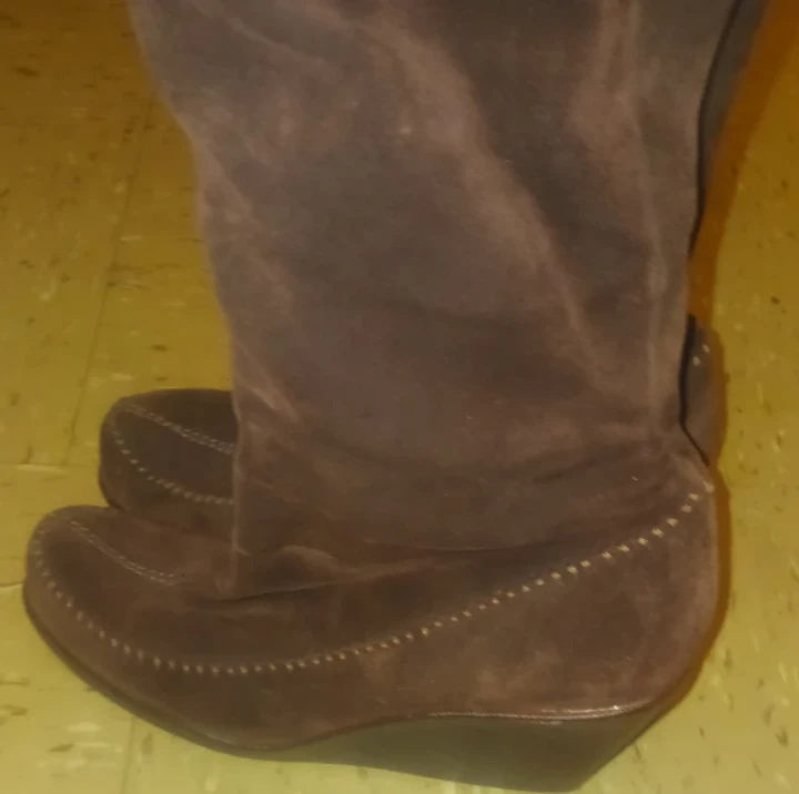 🥕🥕🥕 winter item AEROSOLES Brown Suede Wedge Boots - photo 4
