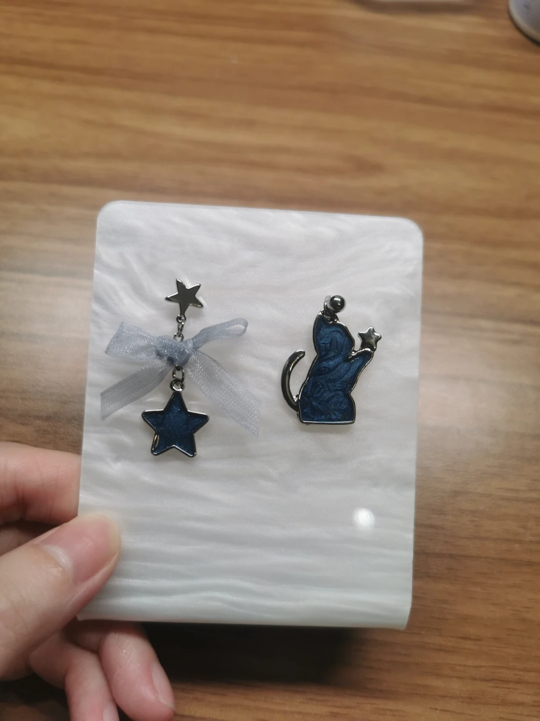 Cute Cat and Star Dangle Earrings - photo 3