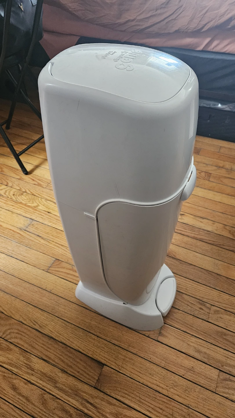 Playtex Baby Diaper Genie Diaper Pail - photo 4