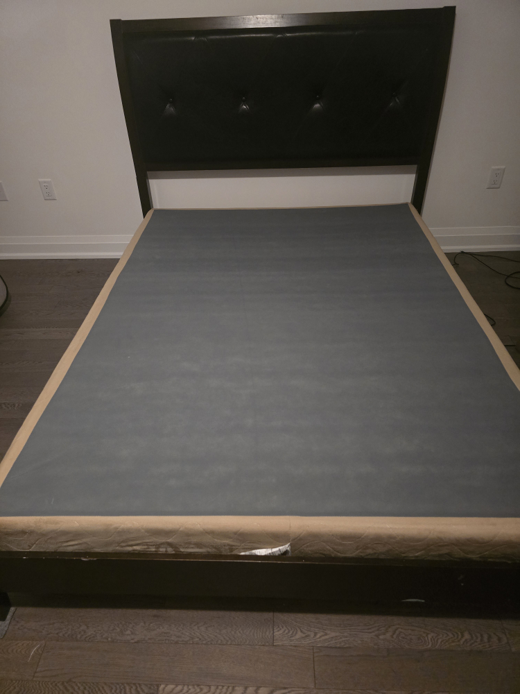 Dark Wood Bed with Headboard, Chest,Dresser,2 side tables. - photo 4