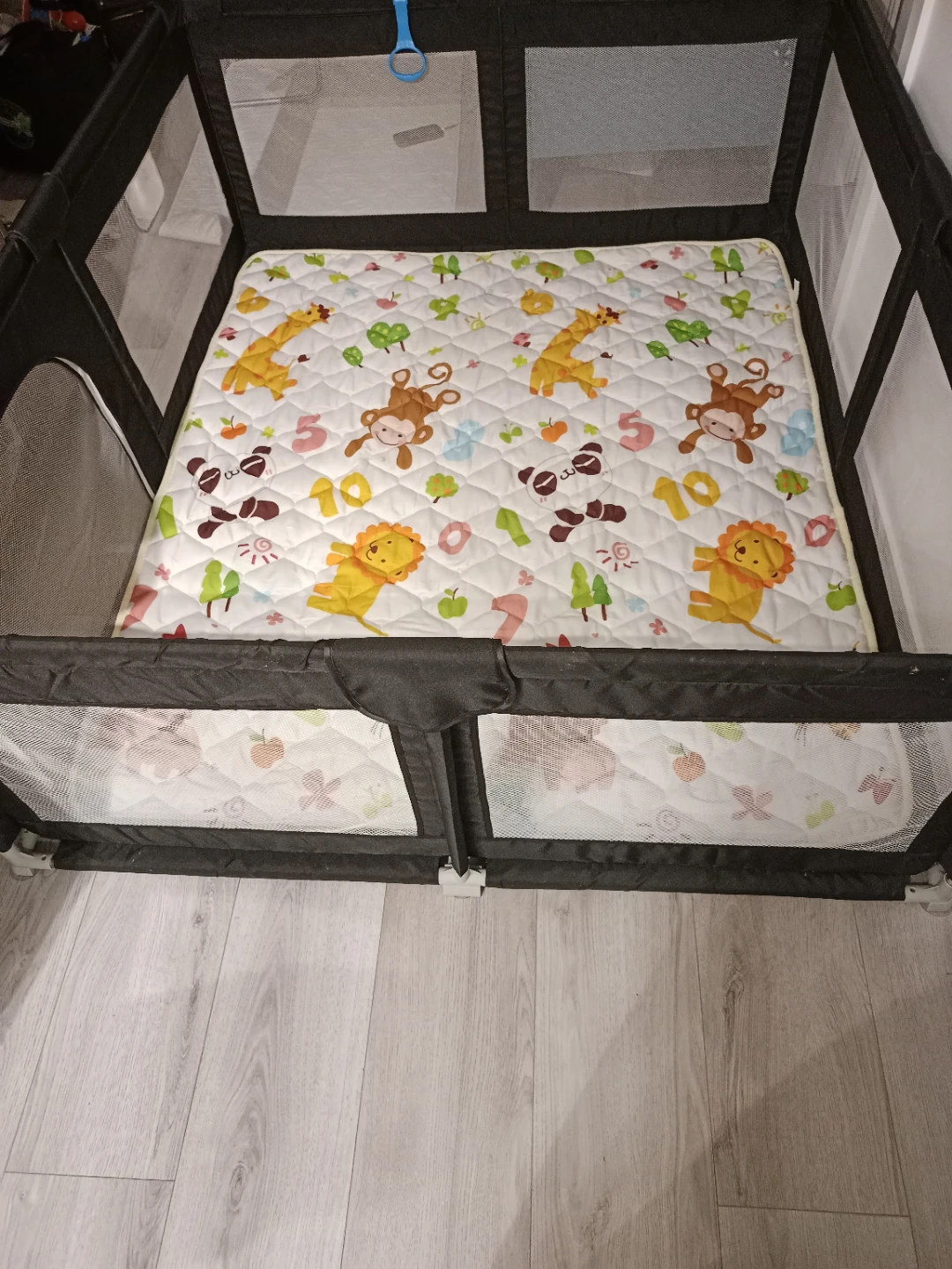 Palopalo Black Baby Playpen with Mat