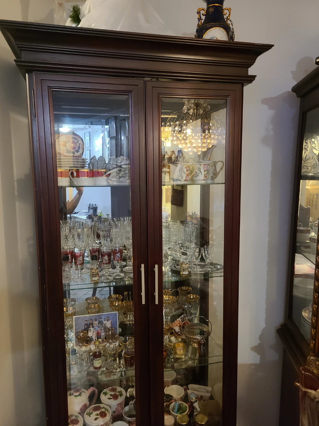 Dark Wood Glass Display Cabinet < heavy duty > - photo 3